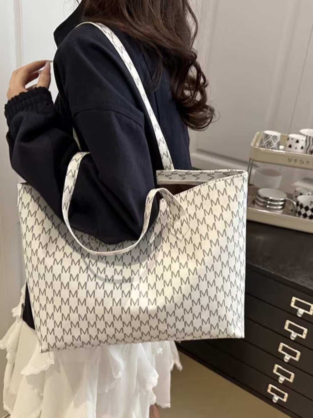 Monogram Print White Tote Bag - Stylish Everyday Carry